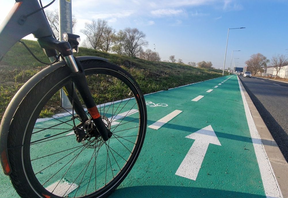 S-a semnat contractul pentru piste de biciclete în valoare de peste 40 de milioane de euro