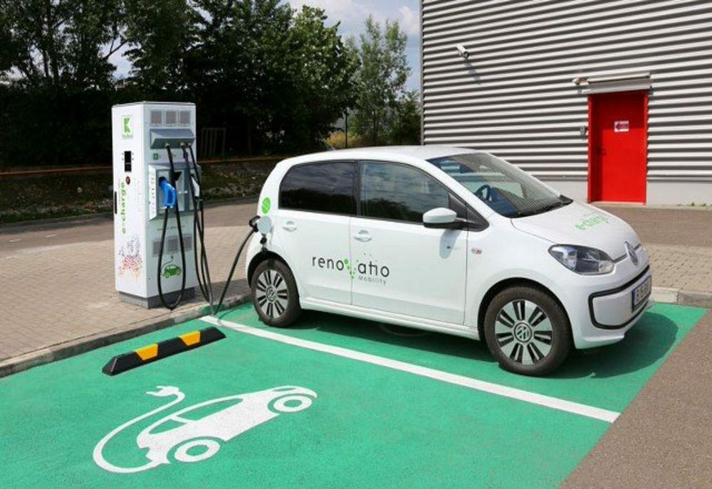 Primăria Suceava susţine gratuitatea încărcării standard a maşinilor electrice până în ianuarie 2025 