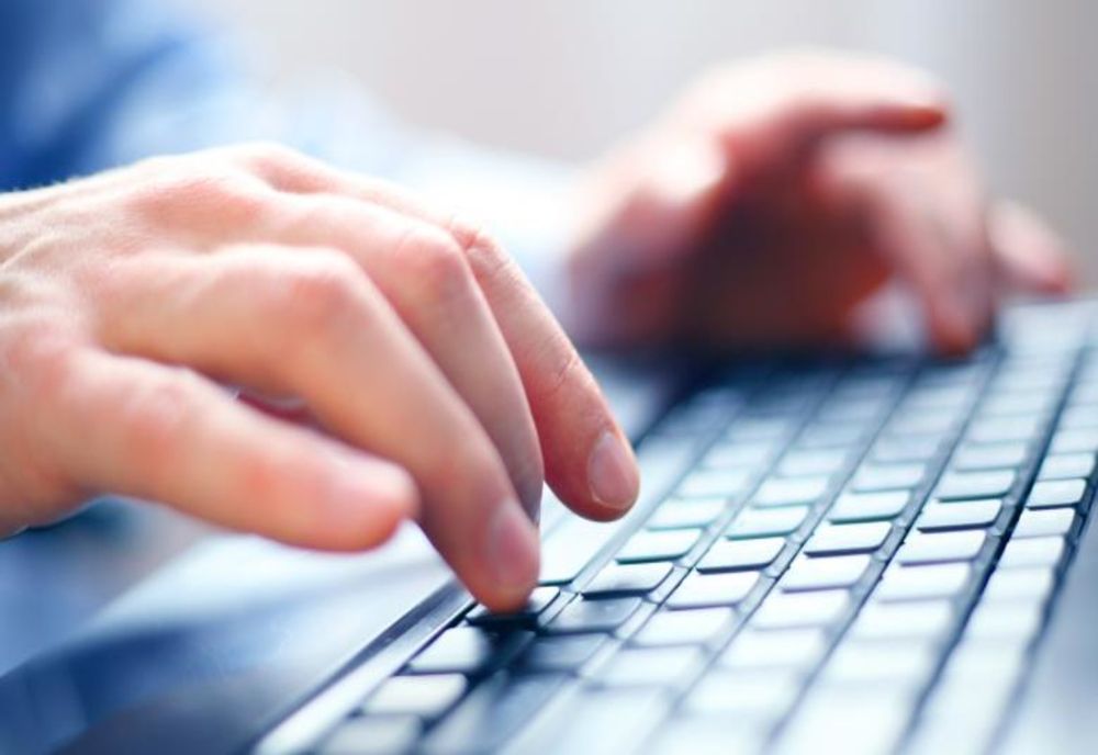 Universitatea din Suceava a donat un generator Universităţii Cernăuţi