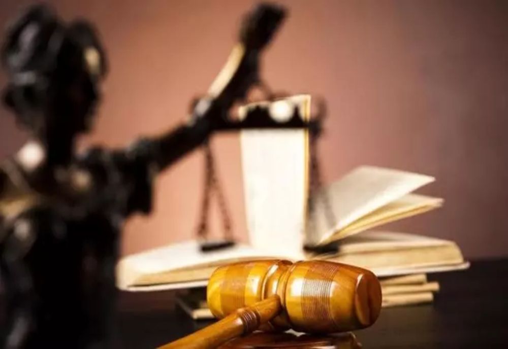 Detalii incendiare din cazul judecătoarei drogate din Suceava. Magistratul își sfătuia amicii infractori să fugă în Italia