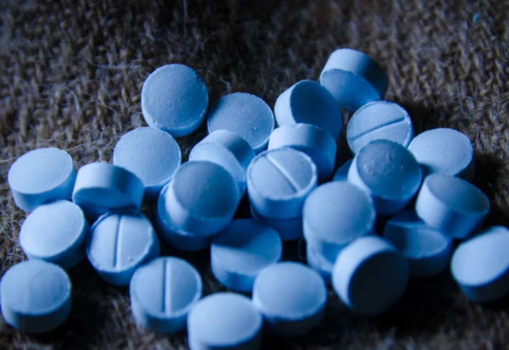 Scădere alarmantă a VÂRSTEI consumatorilor de droguri din România! Șeful ANA: 17% dintre tineri s-au drogat măcar o dată