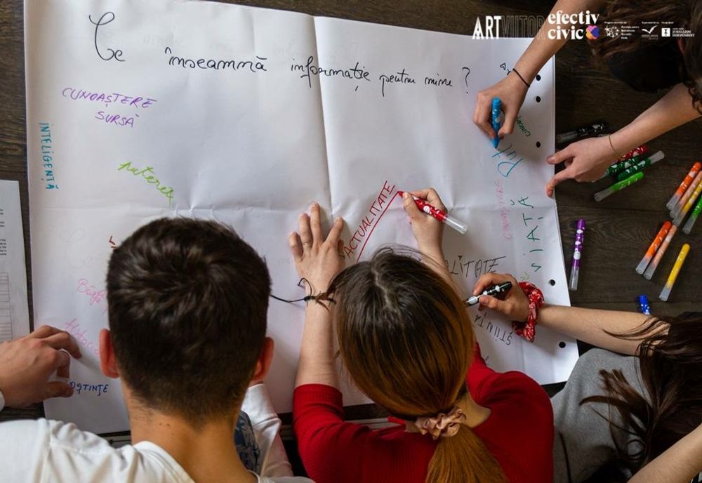 Educație media pentru liceenii din Suceava |  Proiect lansat de doi doctoranzi din Cluj