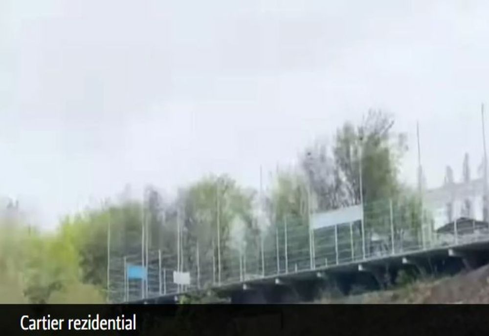 Caz șocant la Suceava - Un cartier rezidențial este în pericol de prăbușire - Care e motivul