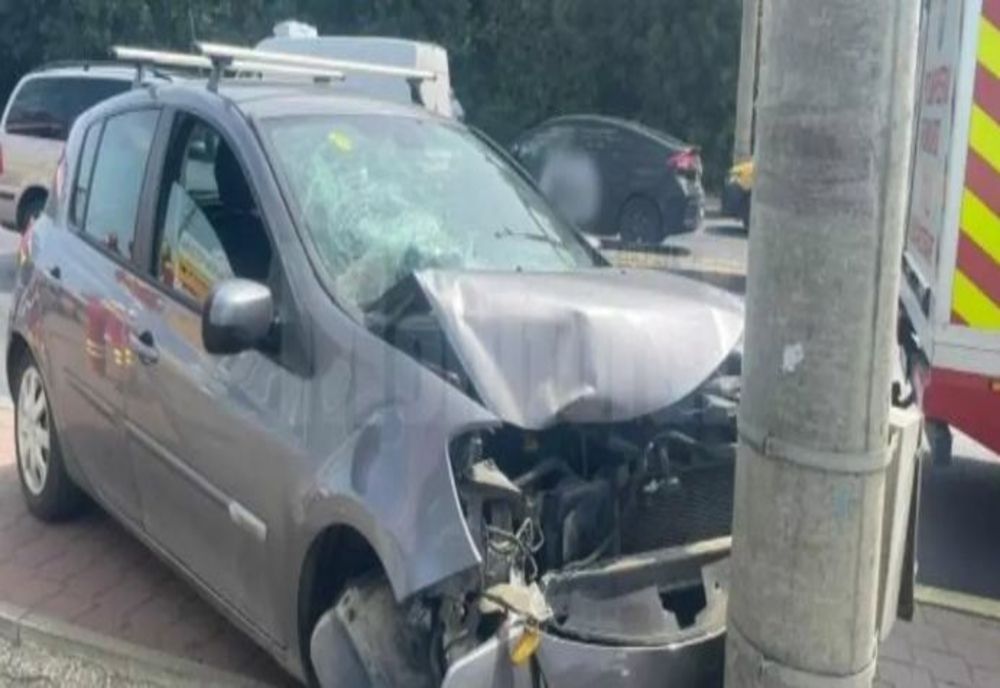 Pietoni spulberați pe un trotuar din Suceava: 4 victime, între care 2 copii. Șoferița a pierdut controlul volanului