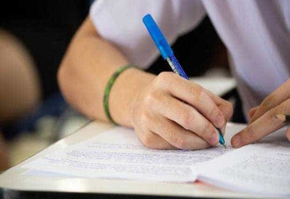 ÎNCEPE A DOUA SESIUNE A BACALAUREATULUI