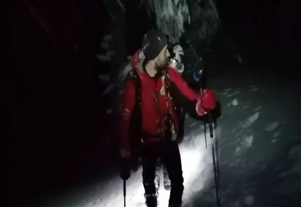 Accident mortal în zona montană a județului Suceava, la granița cu Ucraina. Salvamontiștii au recuperat trupul victimei după șase ore