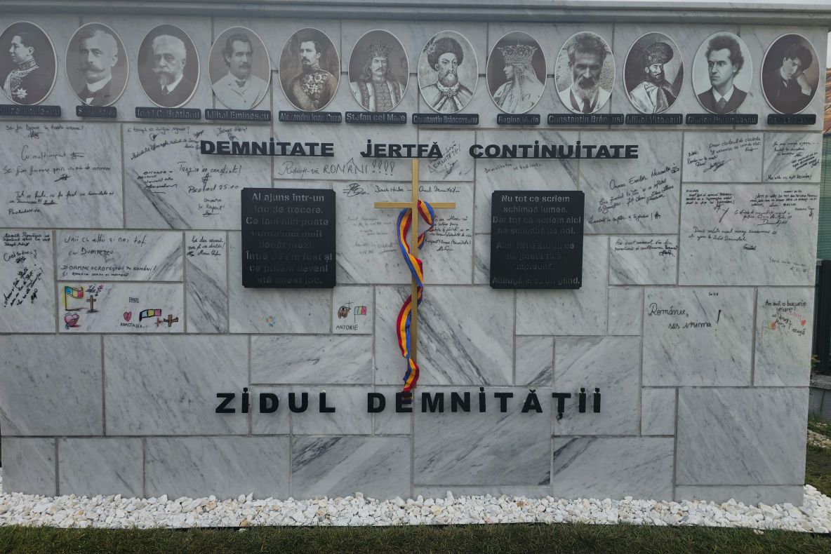 Zidul Demnității, inaugurat la Bosanci. Un nou reper dedicat valorilor și identității naționale
