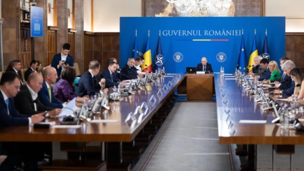 Guvernul vrea să interzică azi cumulul pensie-salariu pentru angajații la stat - SURSE