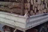 Cherestea, bușteni, grinzi și material lemnos de foc în valoare de peste 15.000 lei confiscate de polițiști după controale în trafic pe linia prevenirii delictelor silvice