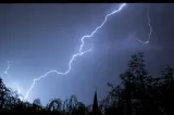 România, sub asediul furtunilor. Meteorologii au emis Cod Galben de averse torențiale și vijelii