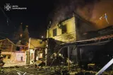 Ucraina, lovită din nou de ruși. Clădiri în flăcări, copii răniți și oameni uciși