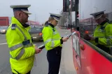 Tânăr din Suceava, trimis în judecată după ce a schimbat locul cu iubita la o benzinărie