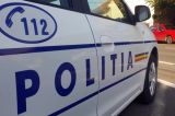Fetiță de 12 ani, înjunghiată cu o șurubelniță pe stradă. Tatăl ei a fost și el lovit