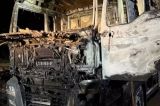 Incendiu la un autocamion încărcat cu lemne, în Suceava. Pompierii au intervenit cu patru autospeciale