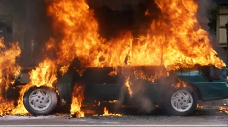 incendiu autoturism