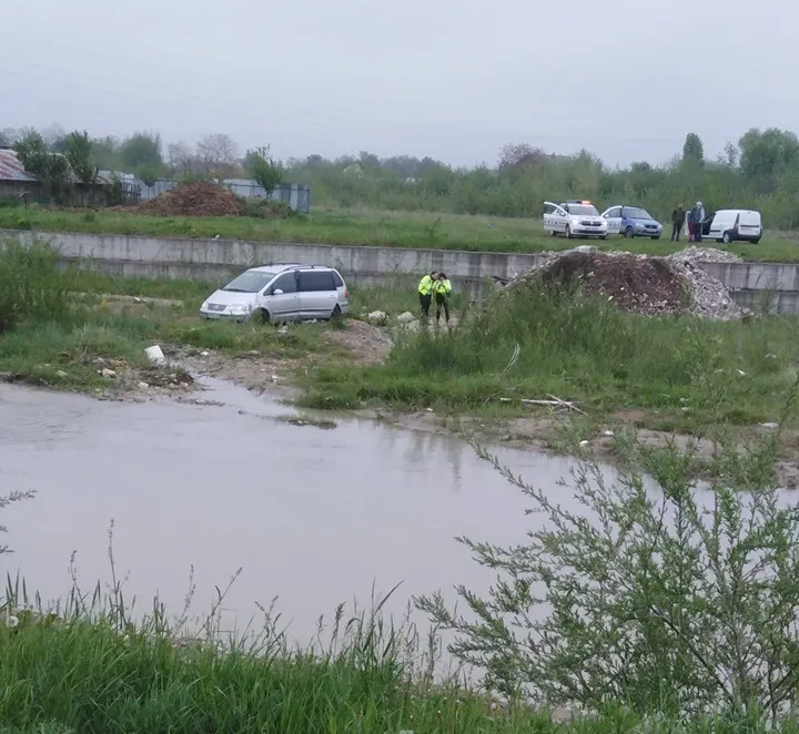urmărire contrabandist țigări, sursă foto Atenție Poliția, Tudosi Ciprian Geanina