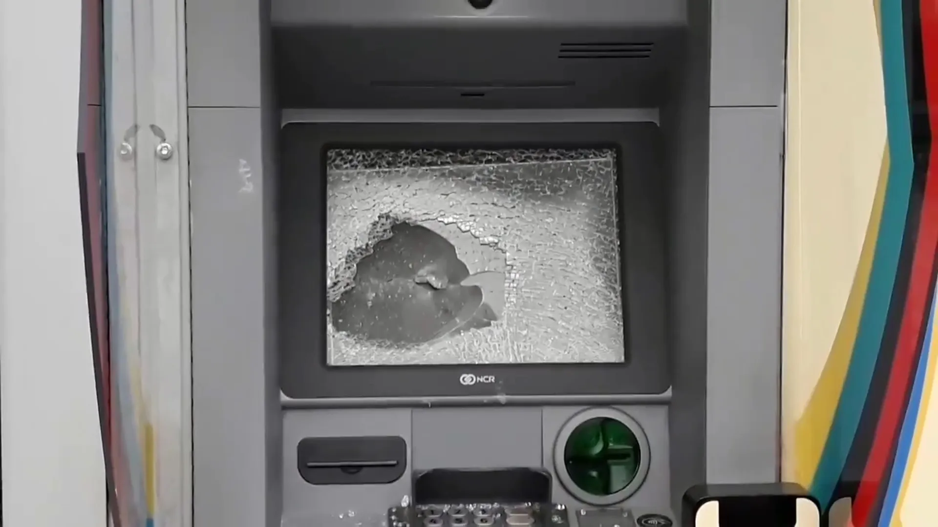 bancomat distrus Obcini