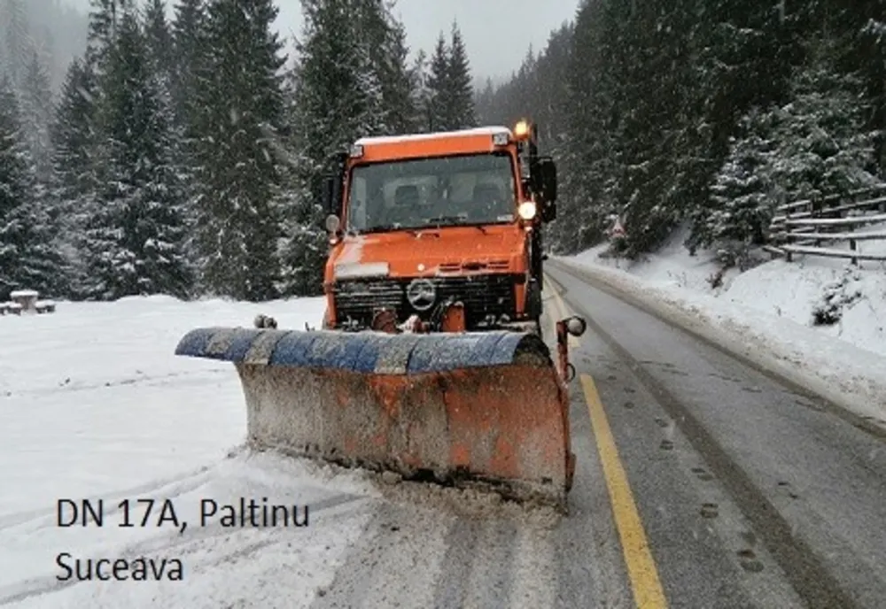 Trafic îngreunat de viscol pe mai multe drumuri din județul Suceava