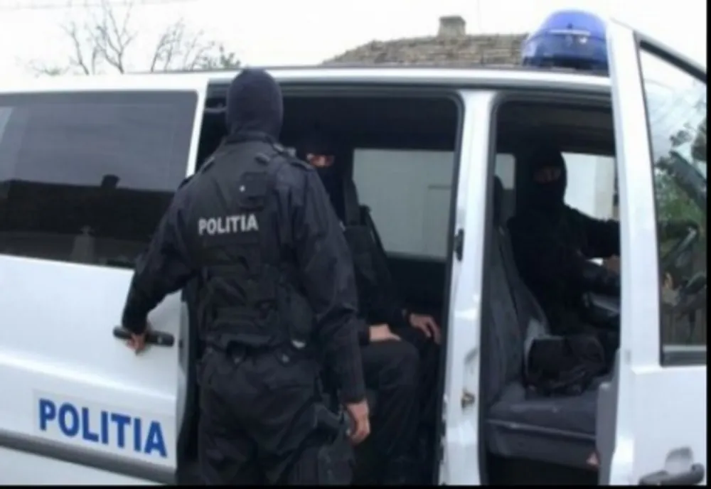 Șase persoane au fost reținute în "dosarul părinților pedofili"