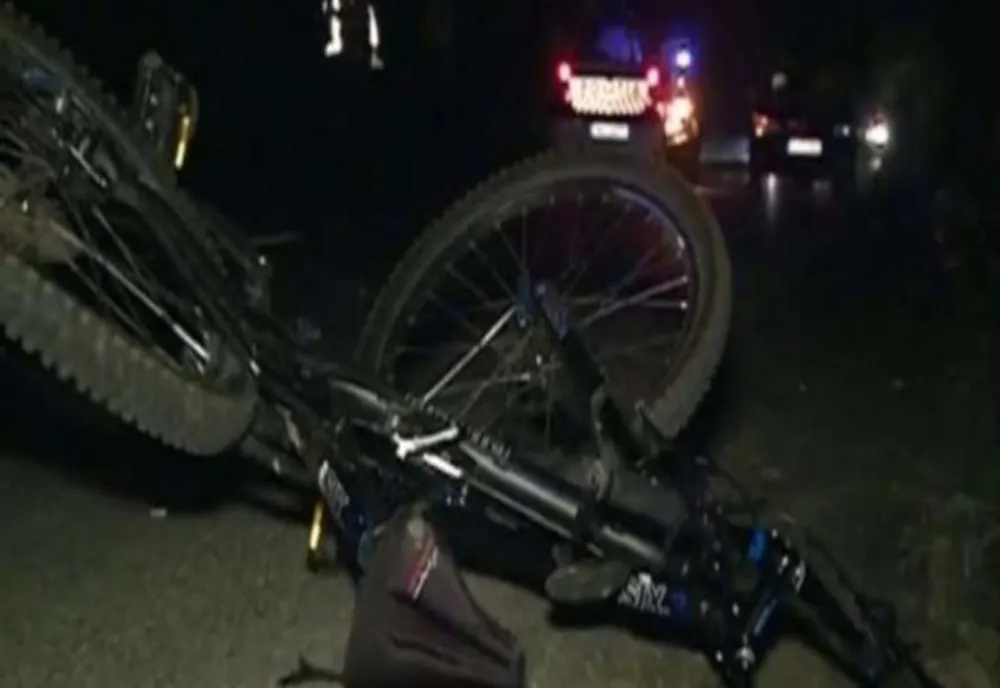 Un șofer de 82 de ani a lovit cu mașina un biciclist