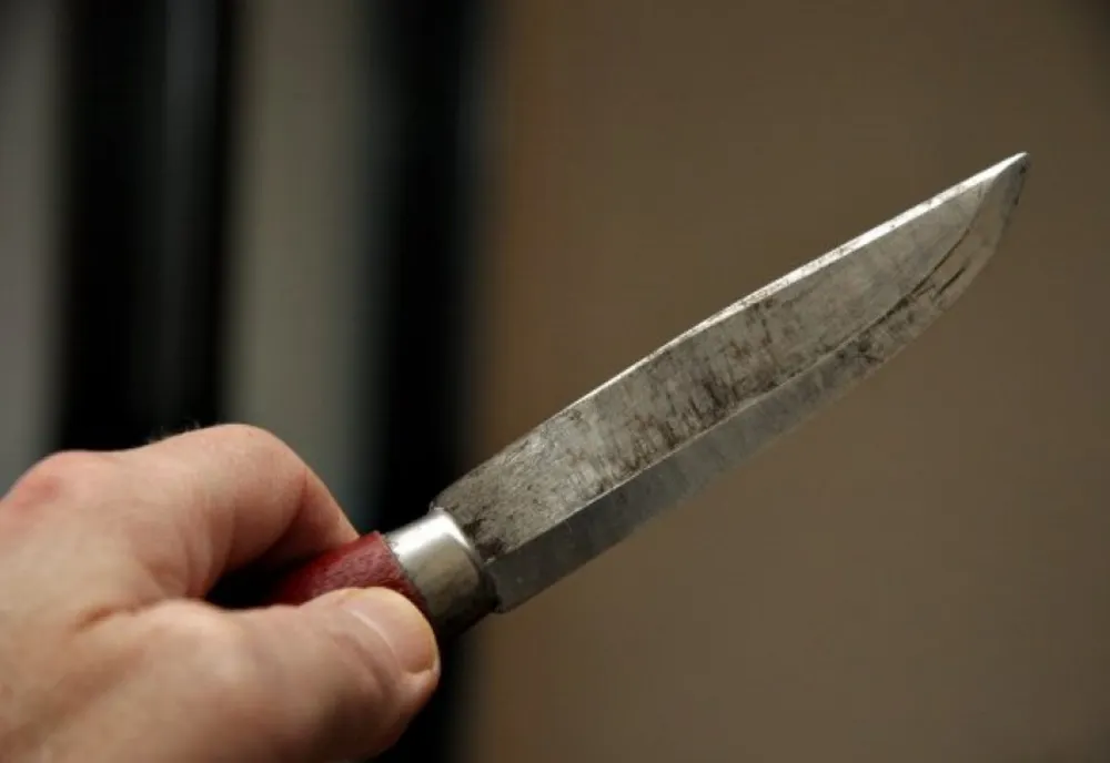 Crimă la Frătăuții Noi. Un bărbat de 51 de ani a fost înjunghiat mortal de un soț gelos