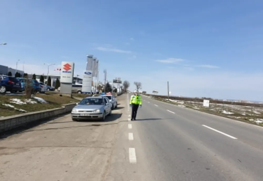Polițiștii suceveni au aplicat sancțiuni contravenționale în valoare de aproape 190.000 de lei persoanelor care nu au respectat restricțiile de deplasare VIDEO 