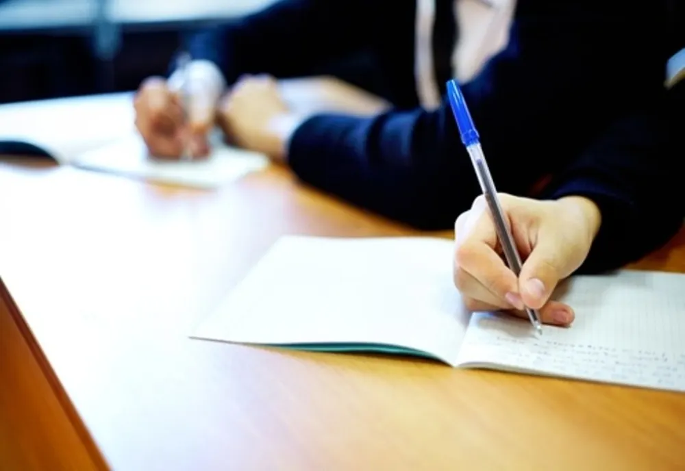 19 elevi suceveni au obținut media zece la Evaluarea Națională