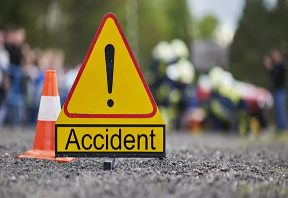Un tânăr din Bacău a fost accidentat la Iacobeni. Acesta a coborât din mașină să vadă cum s-a produs un alt accident rutier
