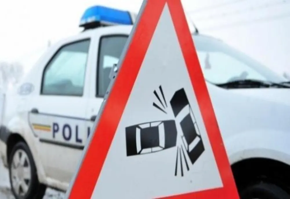 Șoferiță rănită pentru că nu a fost atentă când a întors mașina