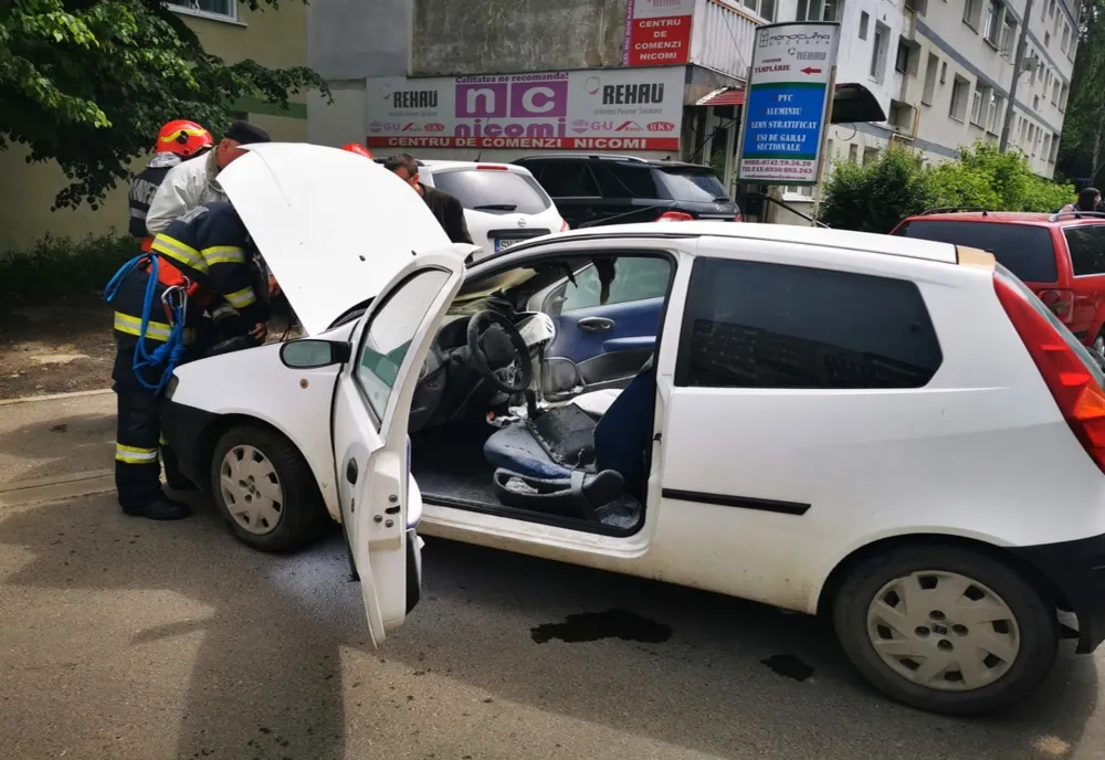 Două incendii la autoturisme, în Suceava și Fălticeni 