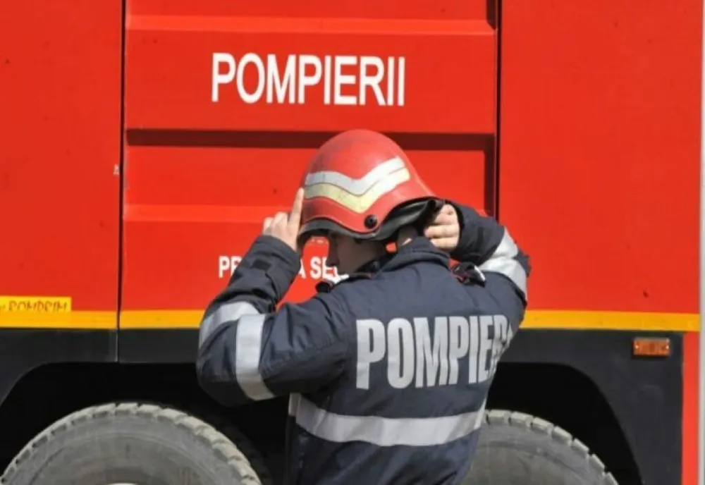 Incendiu cu pericol de extindere în Fălticeni. Pompierii au intervenit prompt - VIDEO