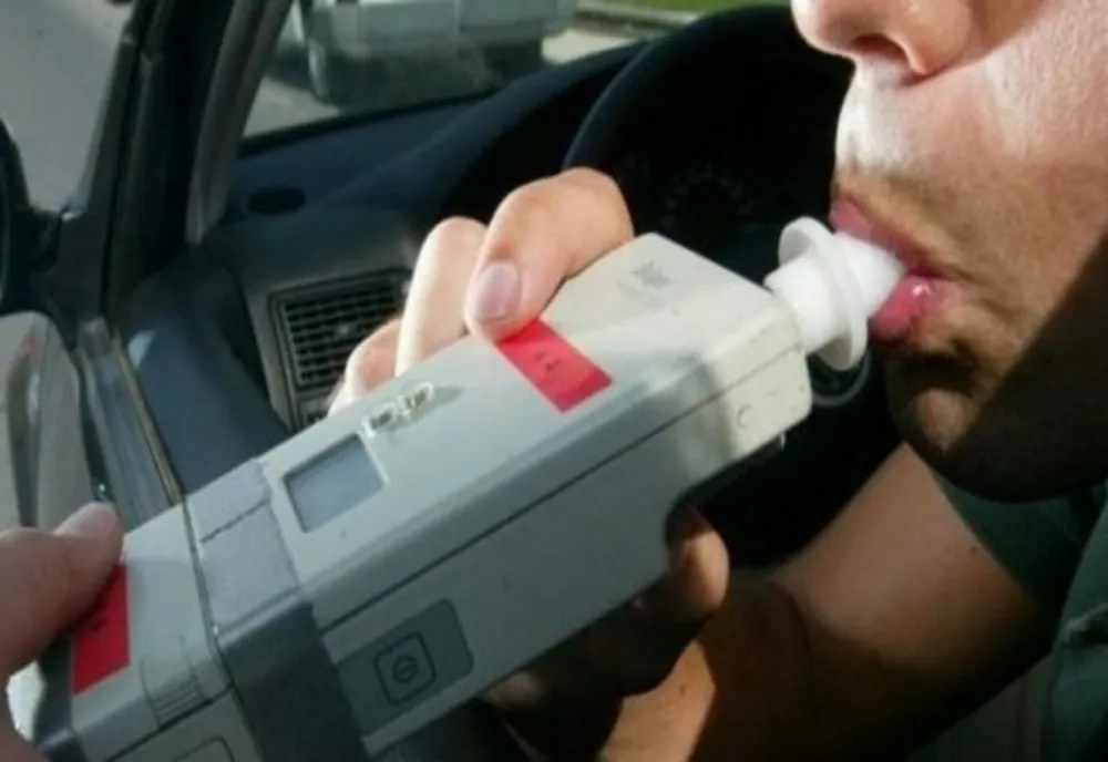 Bărbat prins beat la volan cu alcoolemia aproape egală cu ora la care a fost oprit de polițiști