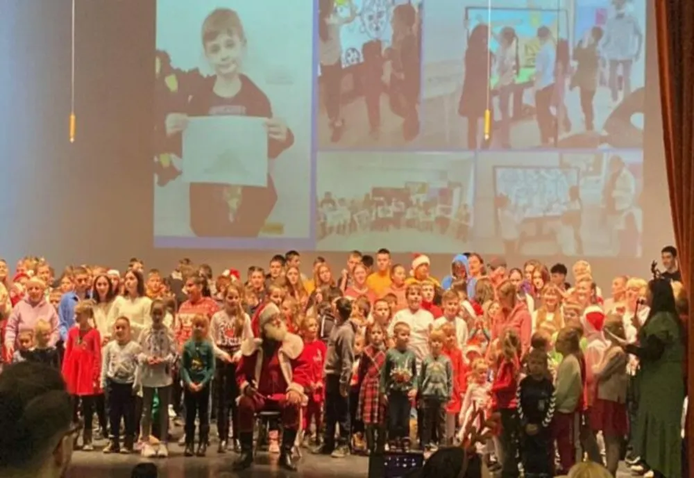 Peste 150 de copii din Ucraina au participat la un spectacol de colinde la Teatrul „Matei Vișniec”