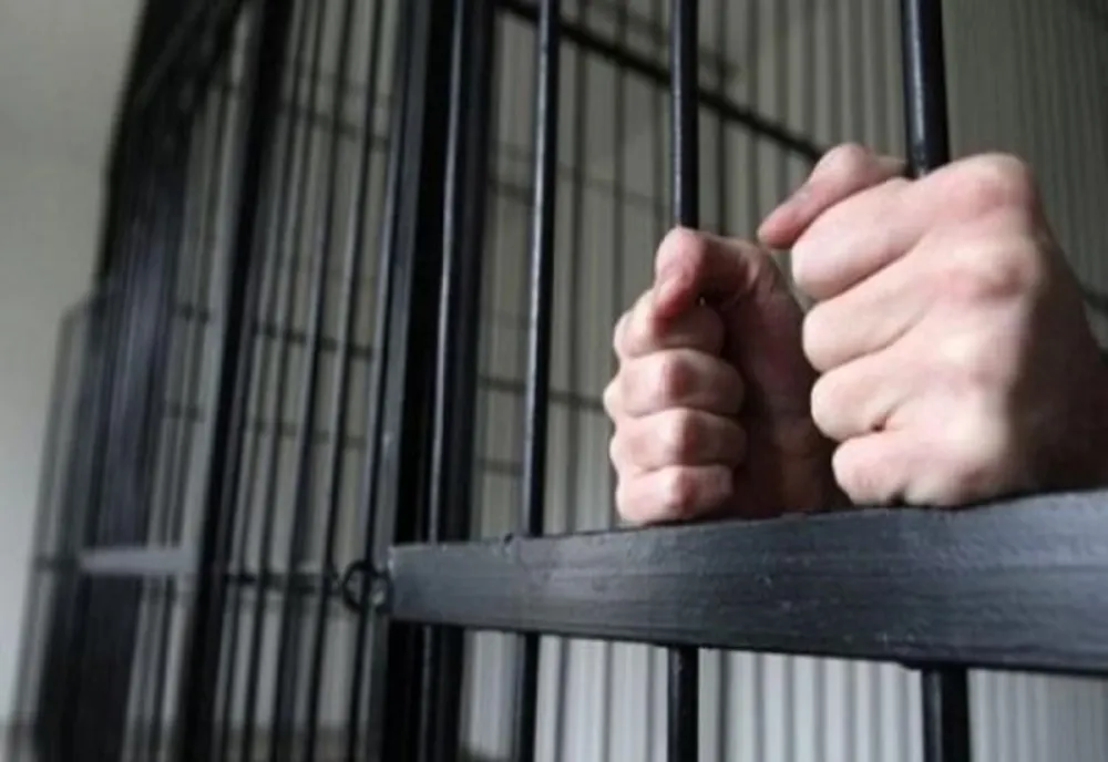 Suspect de crime în serie, condamnat la 30 de ani de închisoare
