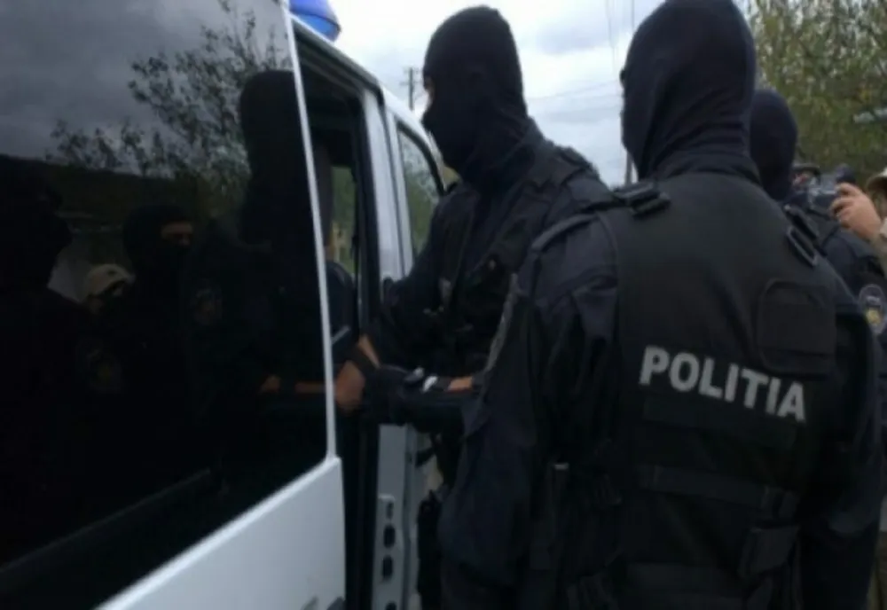 Percheziții domiciliare pe linia combaterii ilegalităților din domeniul silvic și a criminalității informatice