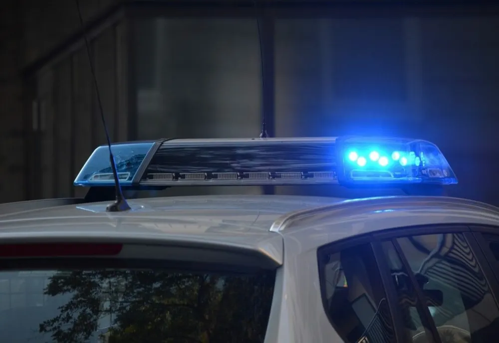 Autoturism fără șofer oprit în trafic de polițiștii din Suceava