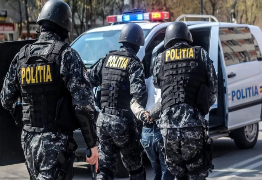 Percheziţii ale poliţiştilor dâmboviţeni în Ilfov la persoane bănuite de port sau folosire fără drept de obiecte periculoase, tulburarea ordinii și liniștii publice și lovire sau alte violențe