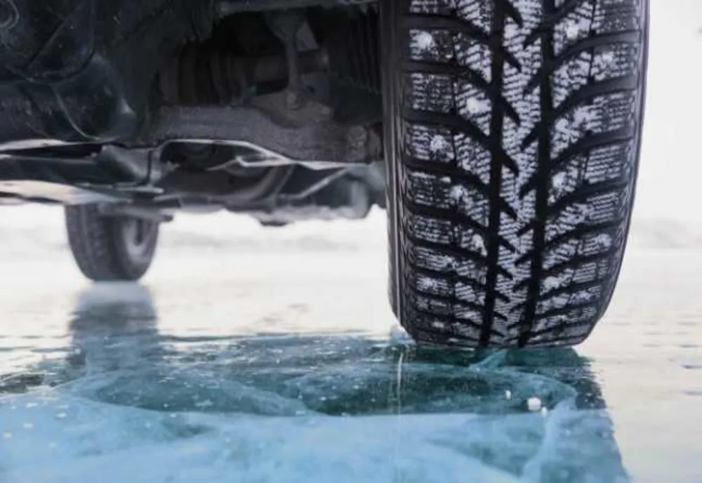 IGSU avertizează: "Poleiul, ţurţurii şi gheaţa de pe ape sporesc riscul de accidente"