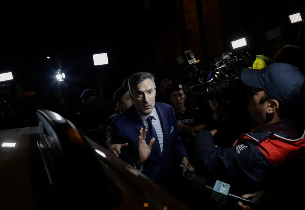 PRIMELE IMAGINI cu generalii Coldea, Dumbravă și cu avocatul Doru Trăilă, după 15 ore de audieri maraton la DNA
