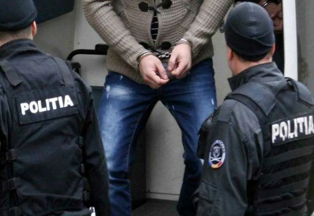 ROMÂN ÎN PERMISIE DIN PENITENCIAR, ARESTAT DUPĂ CE A JEFUIT O FARMACIE ÎN ITALIA