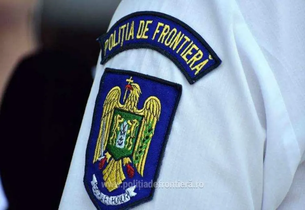 POLIȚIȘTII DE FRONTIERĂ AU DESCOPERIT SUTE DE CUTII DE MEDICAMENTE, HAINE ȘI PARFUMURI CONTRAFĂCUTE