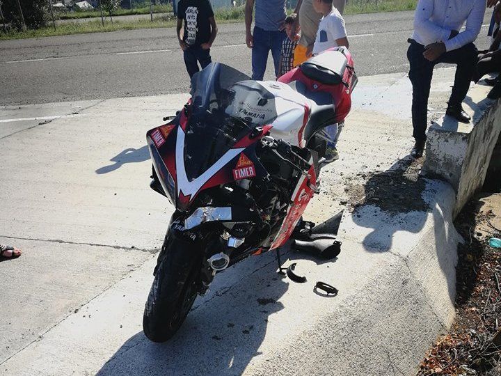 Voitinel. Motociclist accidentat de un șofer care nu a acordat prioritate FOTO