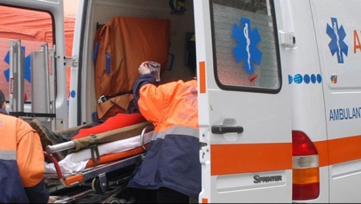 victima transportata la spital