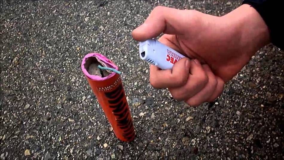 i-a explodat o petardă în mână