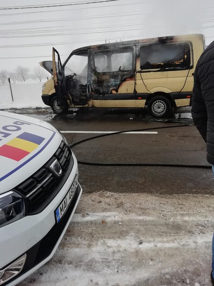 incendiu microbuz Volovăț