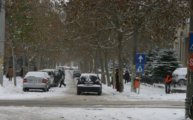 femeie găsită moartă în câmp