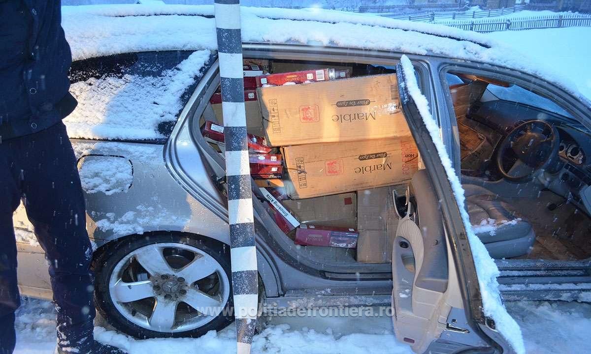 autoturism plin țigări contrabandă abandonat Falcău