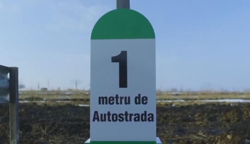 un metru de autostrada