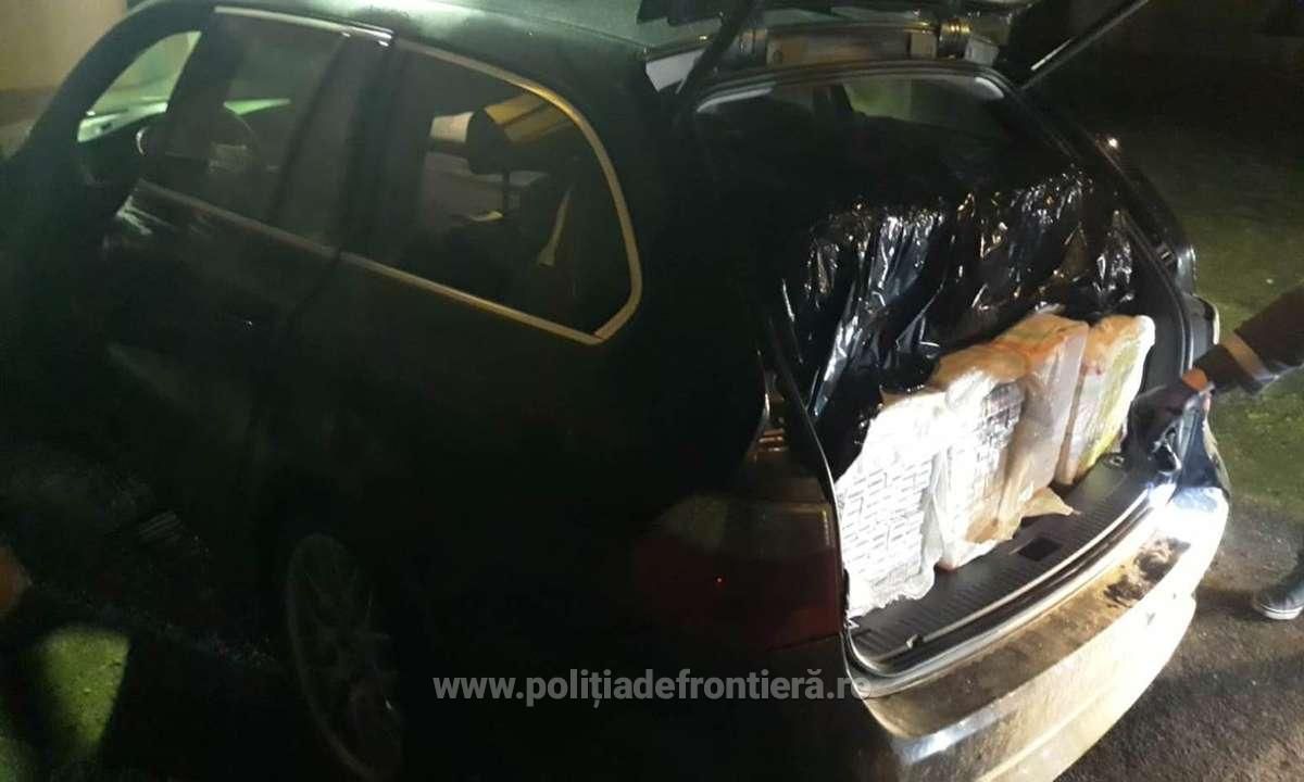 autoturism țigări abandonat