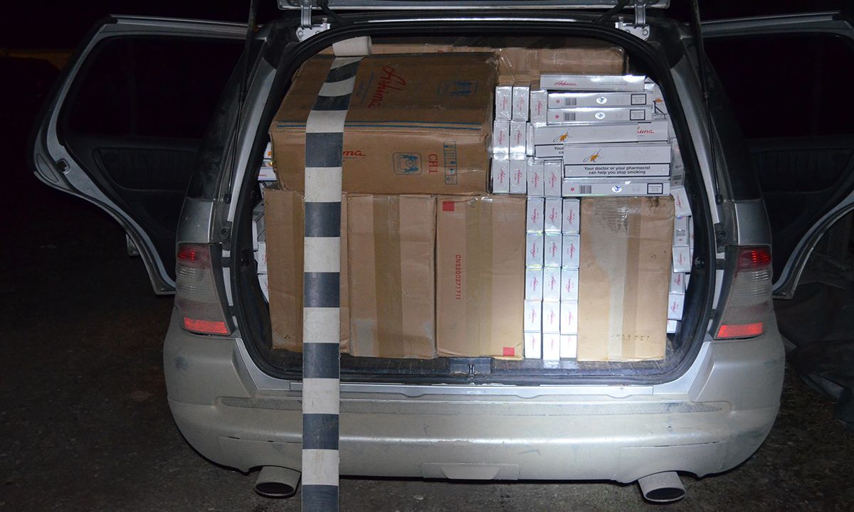 autoturism țigări contrabandă, foto arhivă